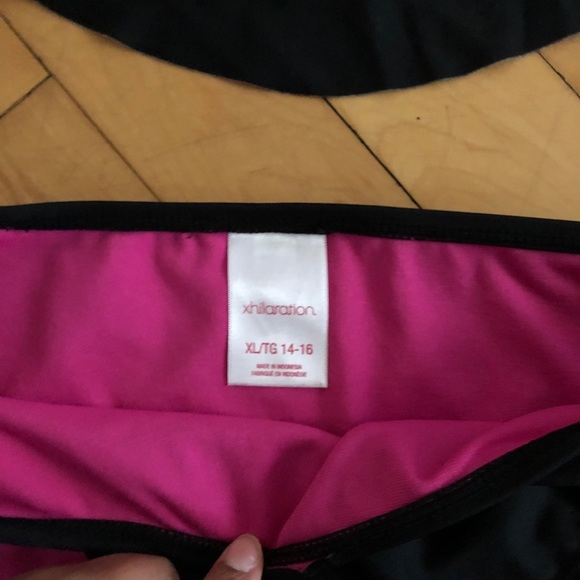 Girls 2 piece swimsuit. - Picture 3 of 4